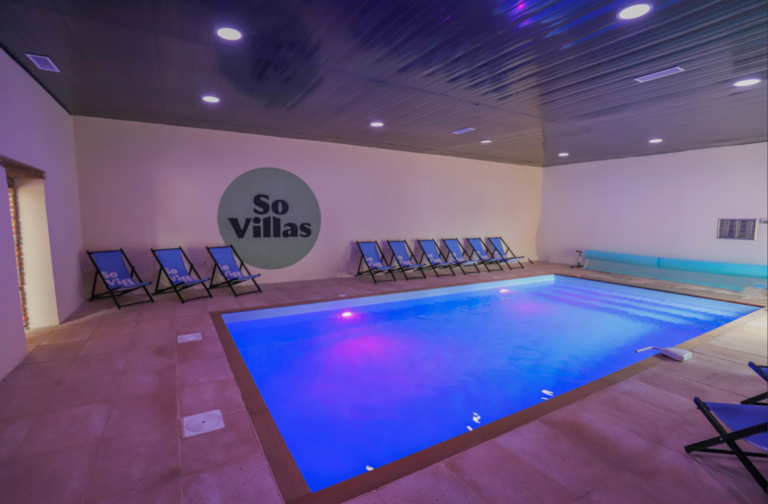 location villa avec piscine intérieur chauffée So Villas